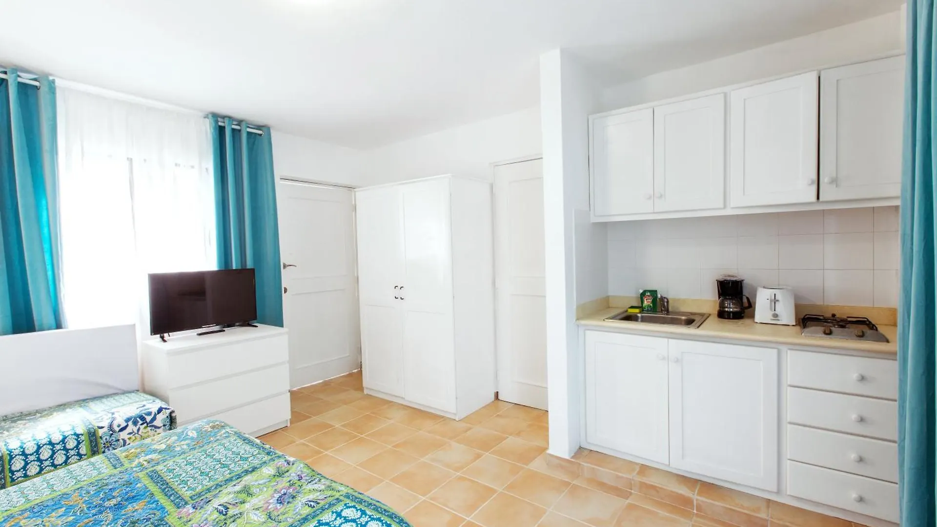 Sunny Studios Deluxe Playa Los Corales - Wifi, Beach, Pool プンタ・カナ アパートホテル